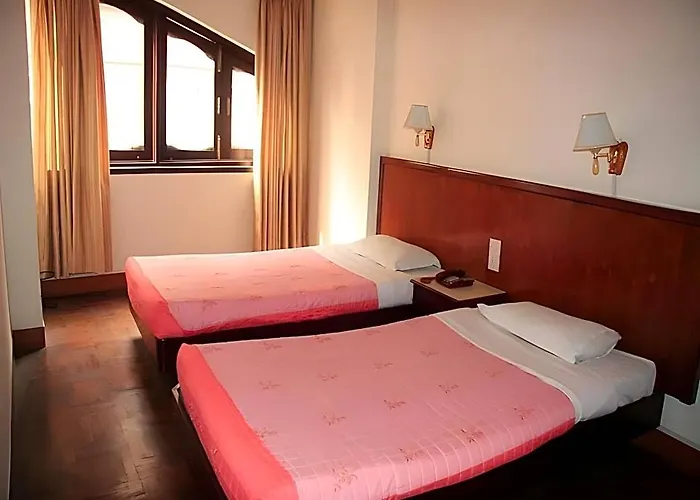 Hotel Earth House
