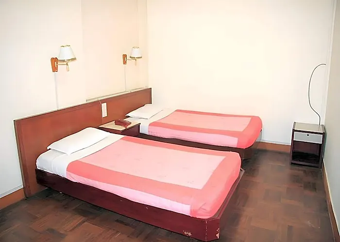 Earth House Hotel 2*