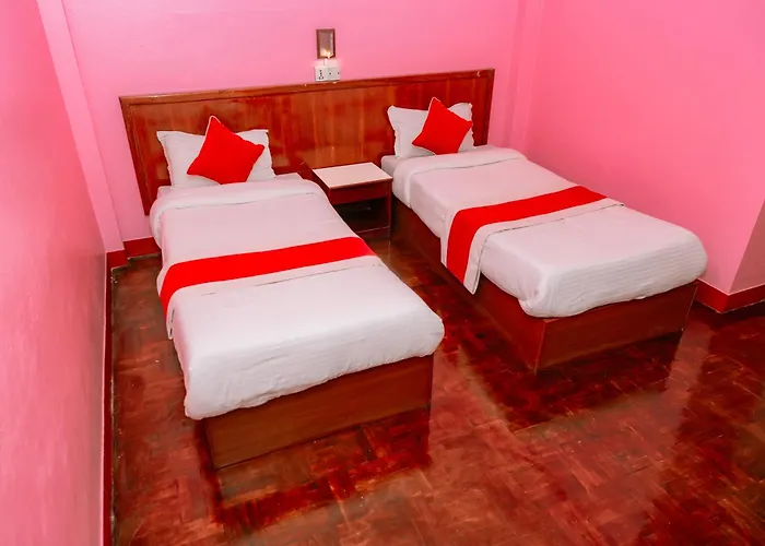 Hotel Earth House 2*