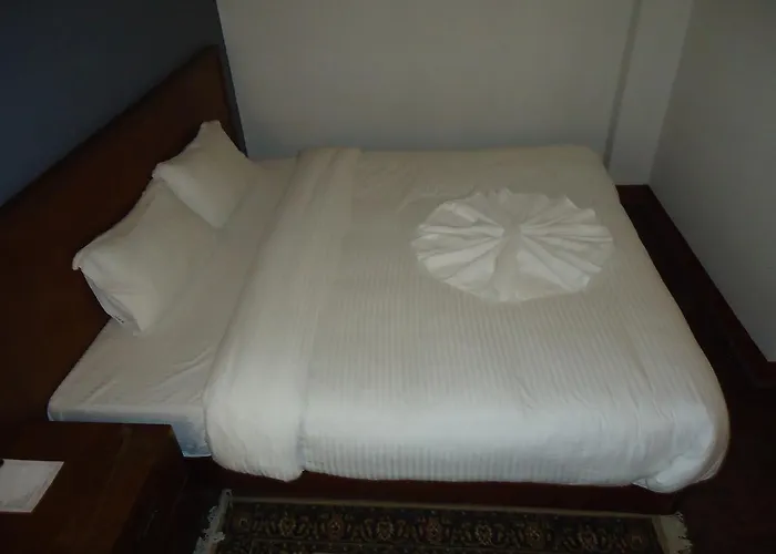 Earth House Hotel